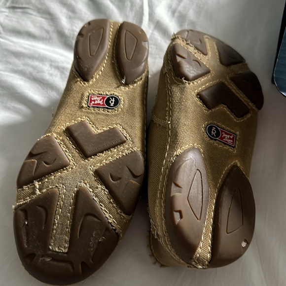 Almost New Tony Lama Winter Wheat Canvas Shoes- unisex - Picture 3 of 6